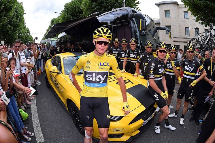 Chris Froome, a Team Sky és a Ford történelmi Tour de France-győzelmet ünnepeltek