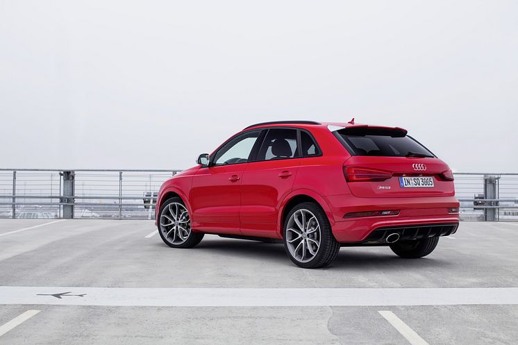 Audi RS Q3 i Misano Red