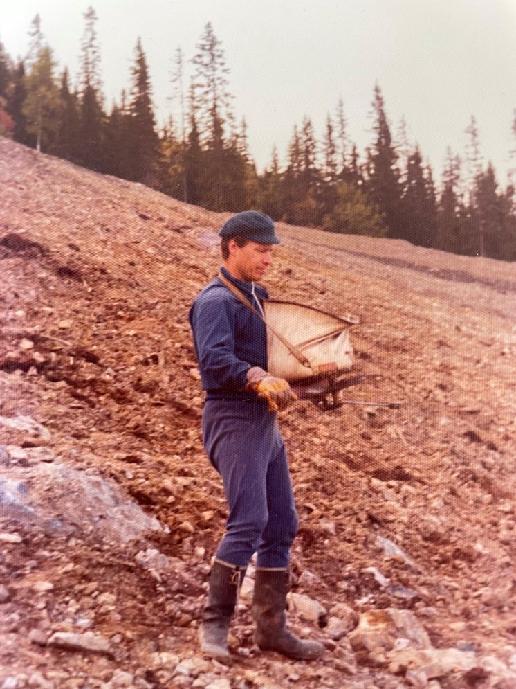 Klövsjö 50: Jan Backskog sår gräs backen