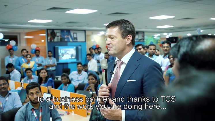 Video - Pieter Elbers, CEO of KLM, visits TCS in India to celebrate 25 years of partnership