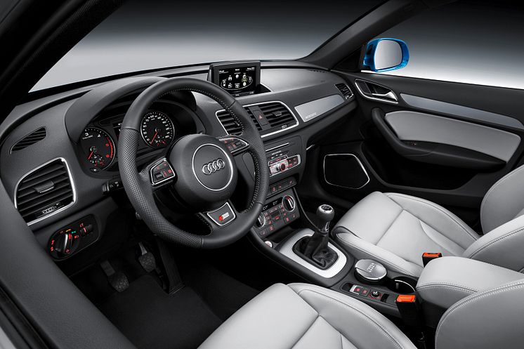 Audi Q3 facelift interiör