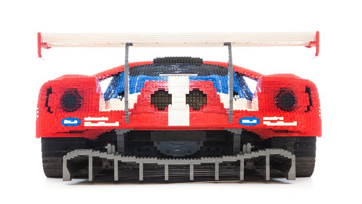 Le Mans-ban egy LEGO-kockákból épített Ford GT versenyautót is kiállítanak