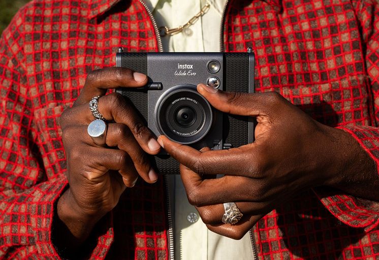 large-instax WIDE Evo_stills (3).jpg