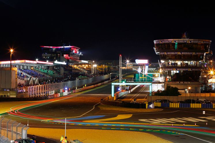 Le Mans at night
