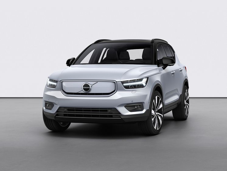 XC40 Recharge P8 AWD i farven Glacier Silver