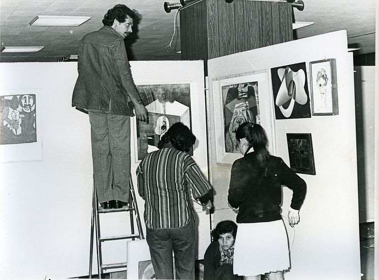 Installering av The International Art Exhibition for Palestine, 1978, Beirut