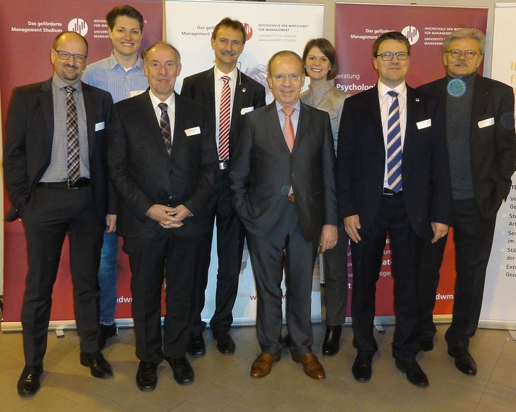 (v.li.). Dr. Jochen Hauck, Tim Quicken, Prof. Dr. Michael Nagy, Michael Kundel, Florian Gerster, Mailin Bode, Siegfried Neumann, Werner Sigmund. 