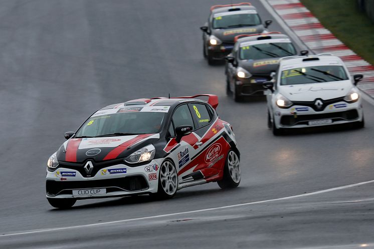 Ilmari Korpivaara före Julius Ljungdahl, Joel Jern och Anthon Caldana.  Foto: racefoto