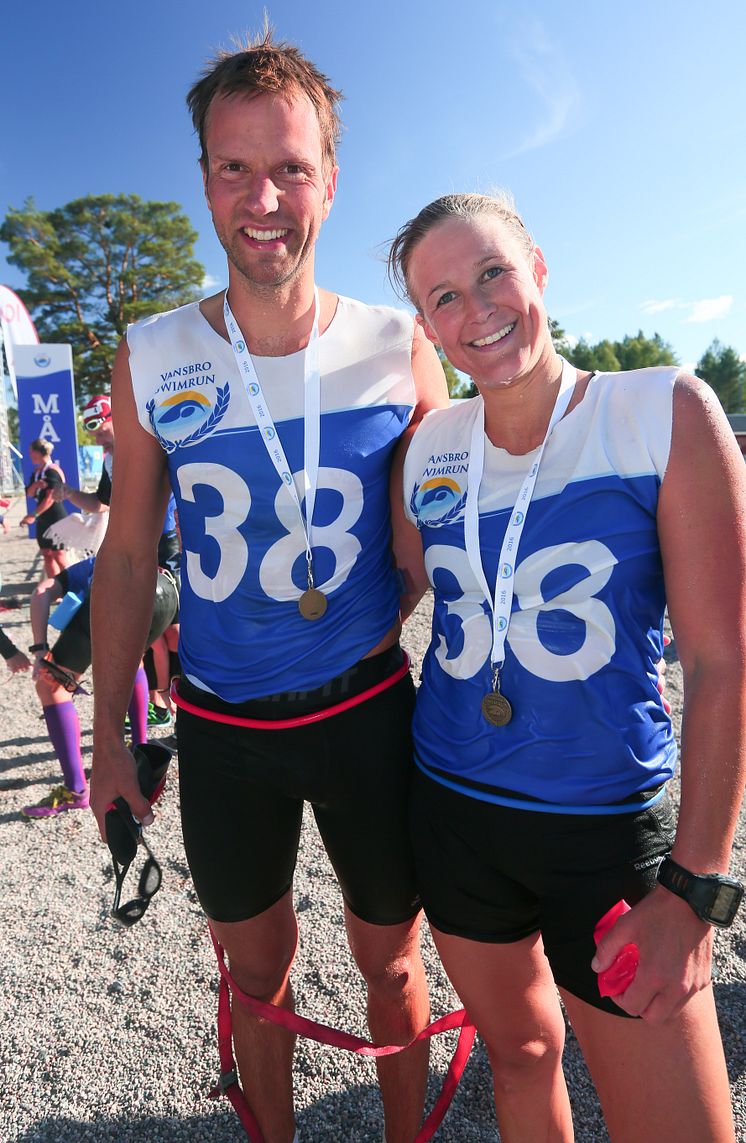 Anna Ohlson och Isak Hellberg, segrande lag mixklass, Vansbro Swimrun