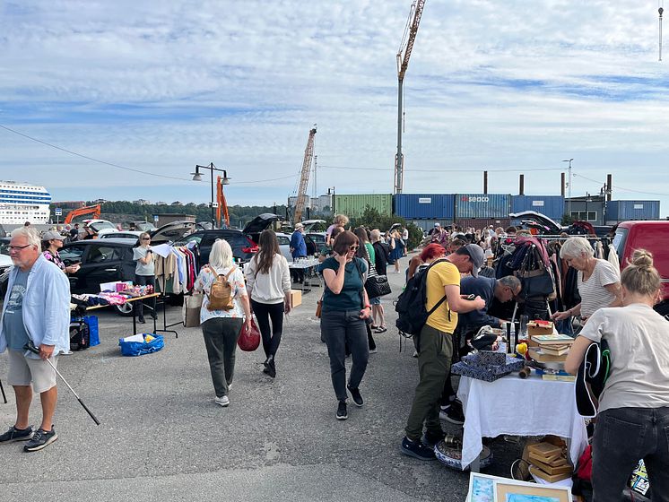 Bakluckeloppis i Värtahamnen