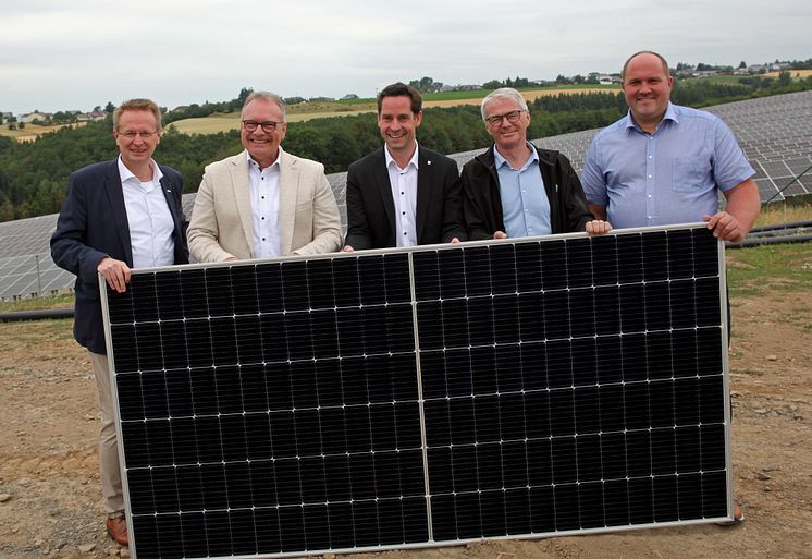 Pressebild_Arla_SWT_Solarpark Karlshausen_28.06.2023