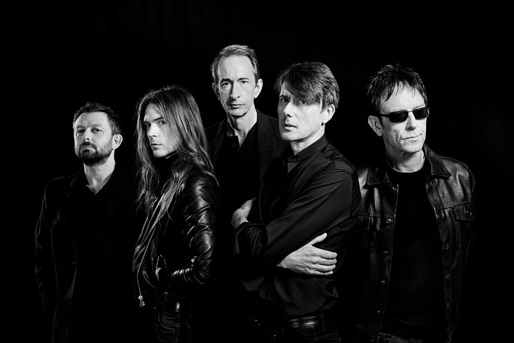 Suede - photo credit Dean Chalkley 