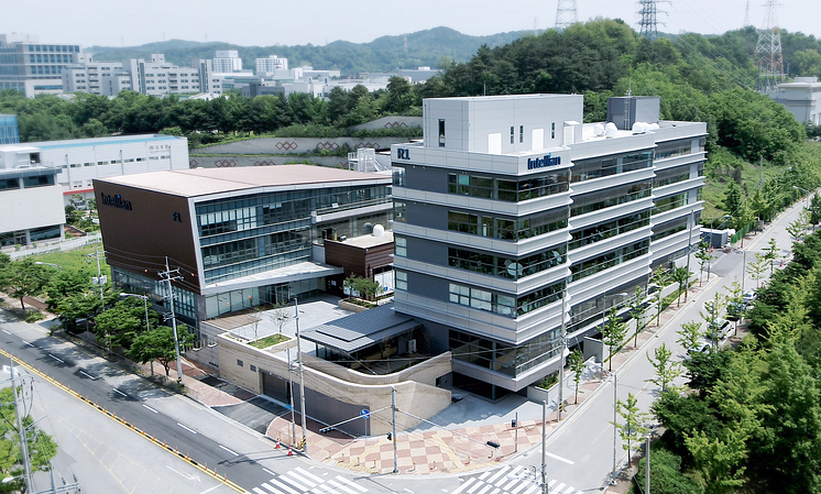 Intellian’s new R&D Center (front right) is built adjacent to the existing Innovation Center, expanding the available space by nearly 80% and boosting both development and production capacity