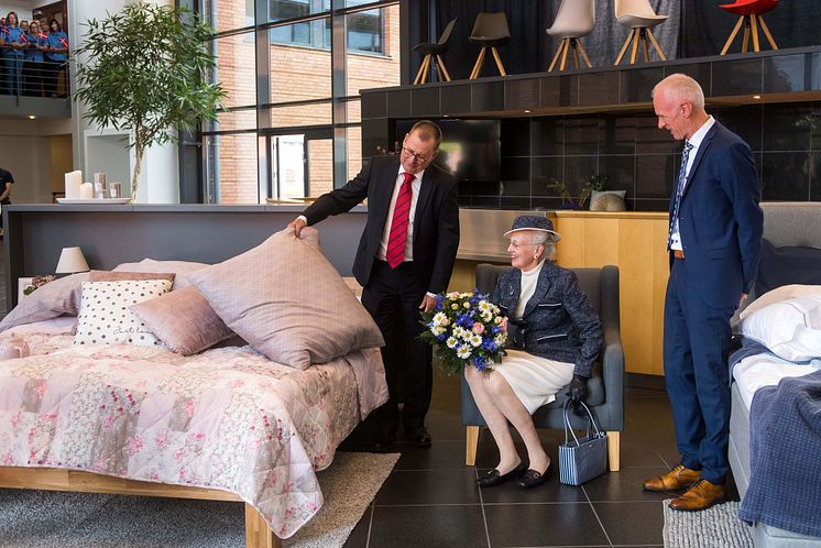 Hoher Besuch: Dänische Königin Margrethe II. besucht die Deutschlandzentrale von DÄNISCHES BETTENLAGER/JYSK in Handewitt