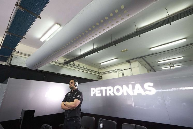 Idealiskt klimat i depågaraget hos F1-teamet MERCEDES AMG PETRONAS