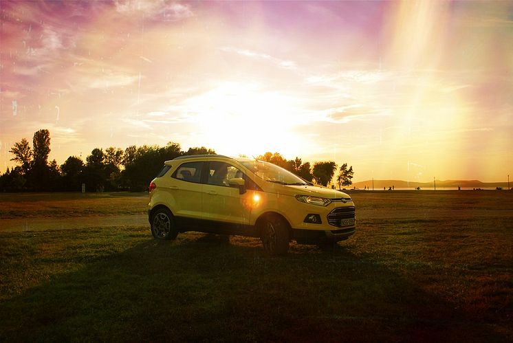 Ilyen autót még biztos nem láttál a magyar utakon! A Ford beszállt a balatoni turizmus népszerűsítésébe; a vadonatúj Ford EcoSport szállítja mindenhová a Balaton Száguldó Riporterét