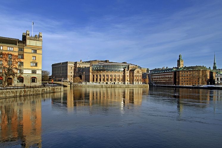 1504689-stockholm-and-the-riksdag-building_mostphotos_1210x807 (1)