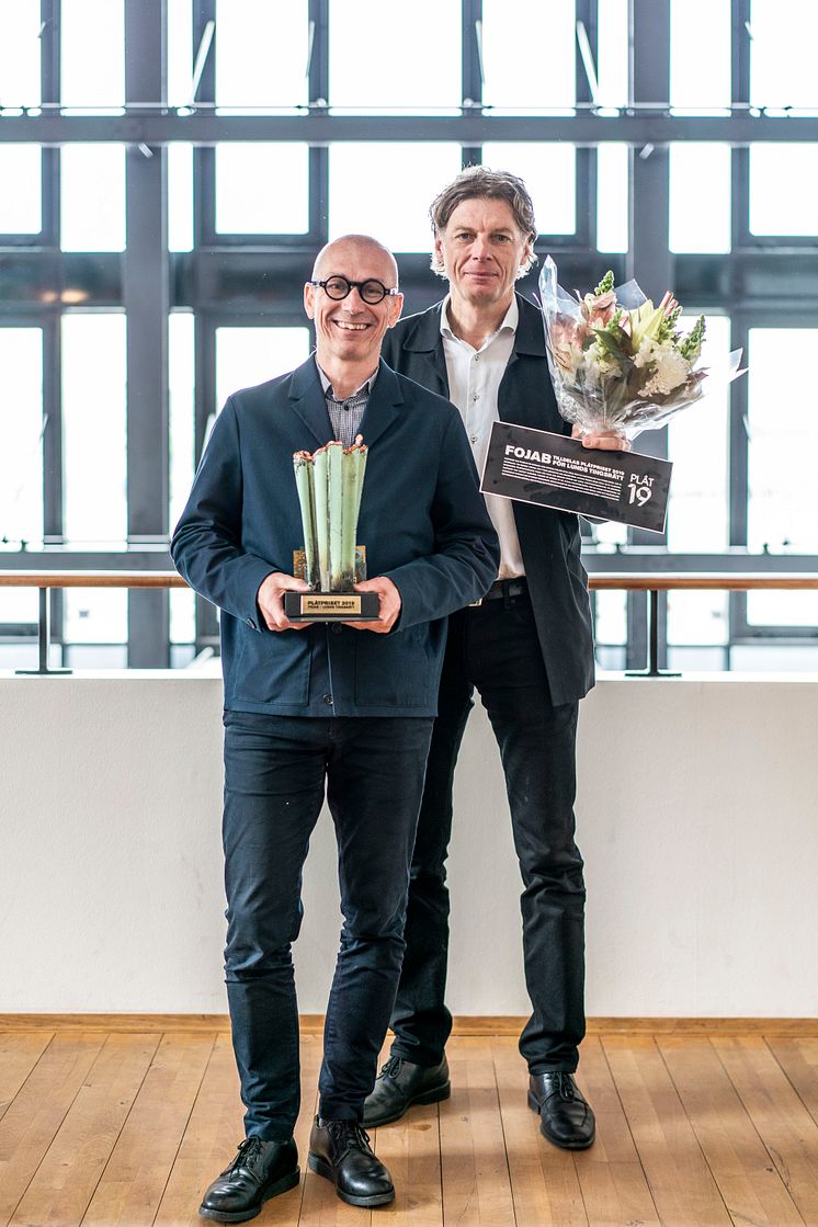 Lunds tingsrätt av FOJAB vinnare av PLÅTPRISET 2019. Stefan Johansson och Kjell Adamsson, från FOJAB, tog emot priset. 