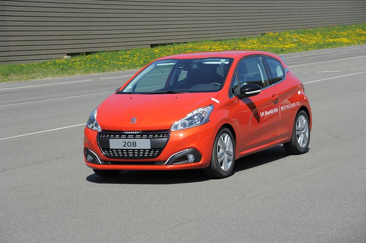 Nya Peugeot 208 BlueHDi sätter bränslerekord med 2,0 l/100 km  