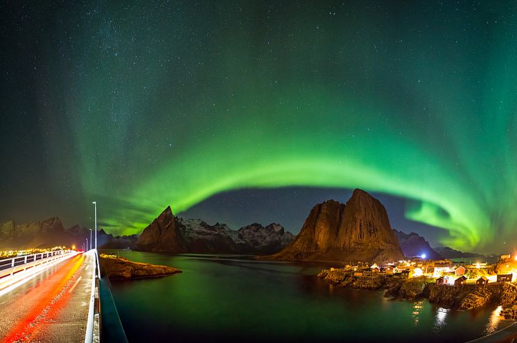 Northern lights  in Hamnøy  in Lofoten - Photo - Alex  Conu - VisitNorway.com.jpg