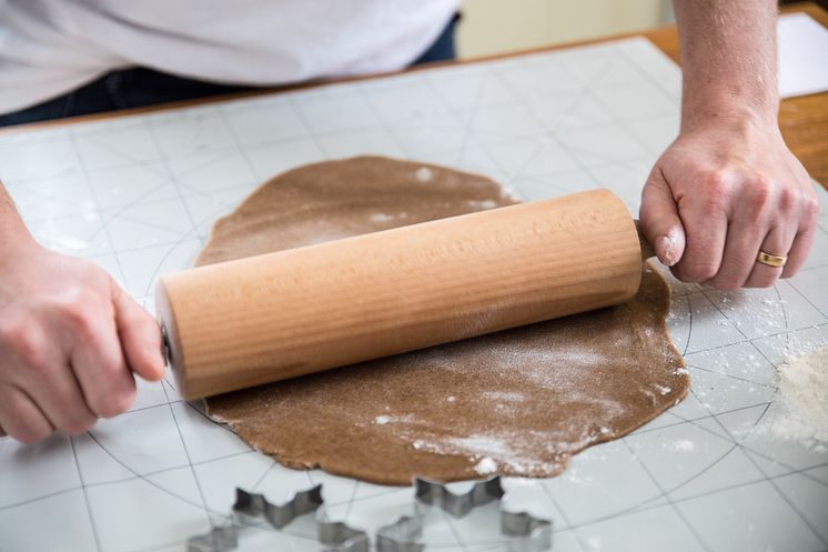 Bakmatta med pepparkaksbak Fredrik Nylen.jpg