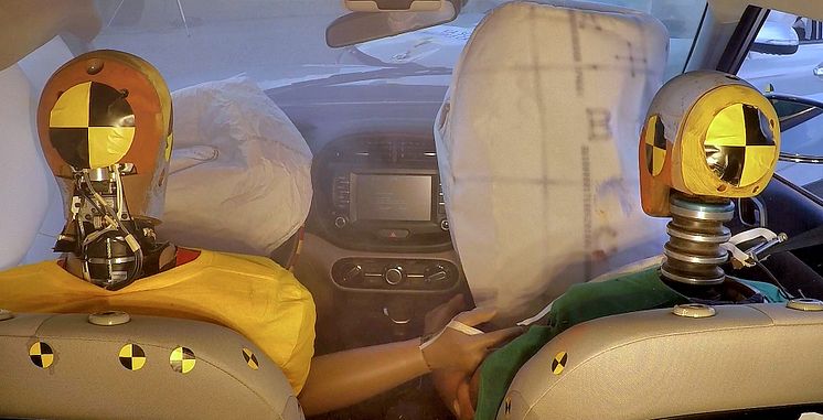 HMG intorduces world's first multi-collision airbag system_3