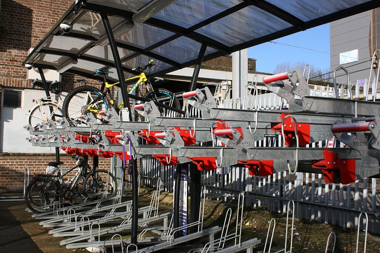 Luton station bicycle racks