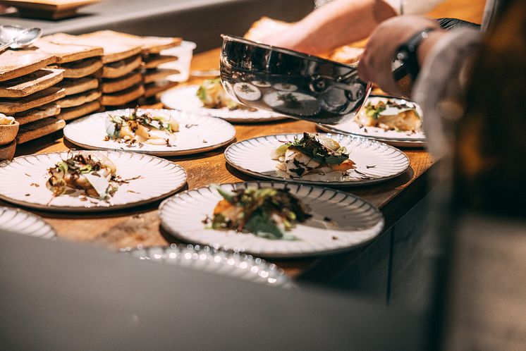 Making use of all parts of the fish during the masterclass_photo credit_Norwegian Seafood Council_Kristoffer Lorentzen