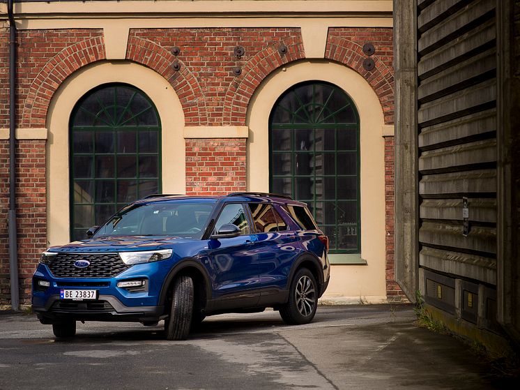 Ford Explorer ladbar hybrid 2020 Norge