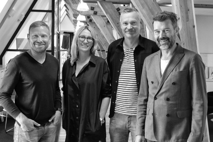 Arbetsgrupp på Momentum, från vänster: Daniel Wallin (Copy), Susanne Blomster (AD), Marcus Näslund (CD) och Anders Collin (Projektledare). 