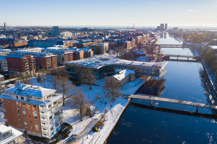 Flygbild med stadsbiblioteket vinter Halmstad Årets kulturkommun