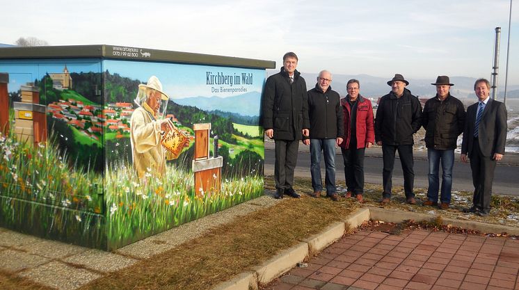 Das Kirchberger Bienenparadies haben die Spraykünstler auf der Trafostation des Bayernwerks verewigt.