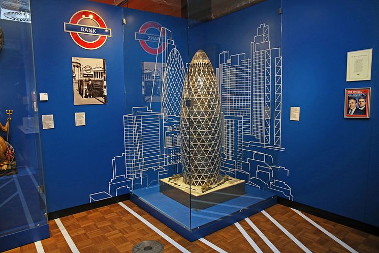 Very British - "The Gherkin" - Wahrzeichen des Londoner Finanzviertels  - Foto: Emilia Caruso