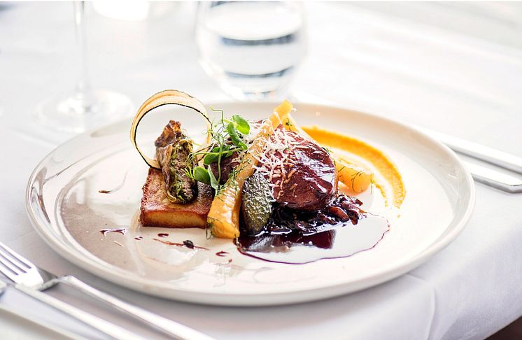 Dinner-in-Kysten-A-La-Carte-HGR-118704_1920--Photo_Agurtxane_Concellon-(1)