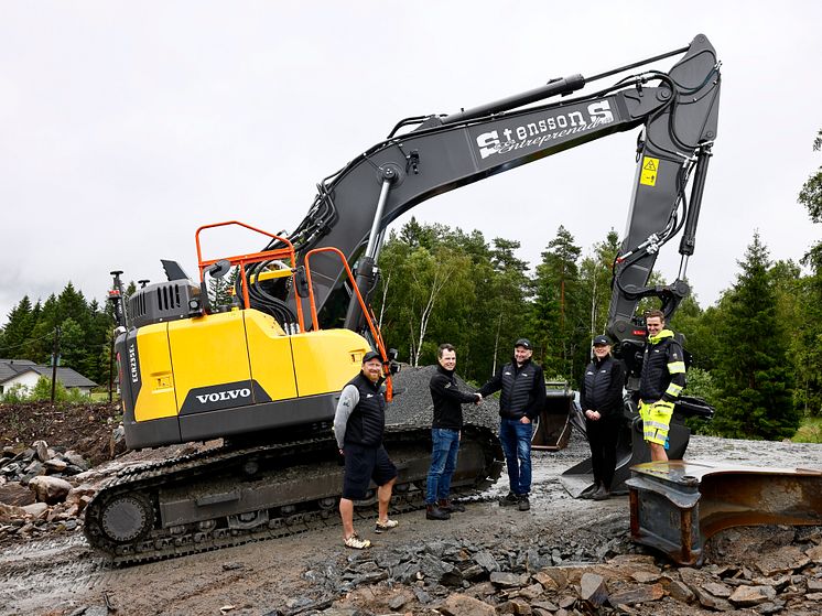 En Volvo ECR235EL med Dig Assist till Stenssons Entreprenad