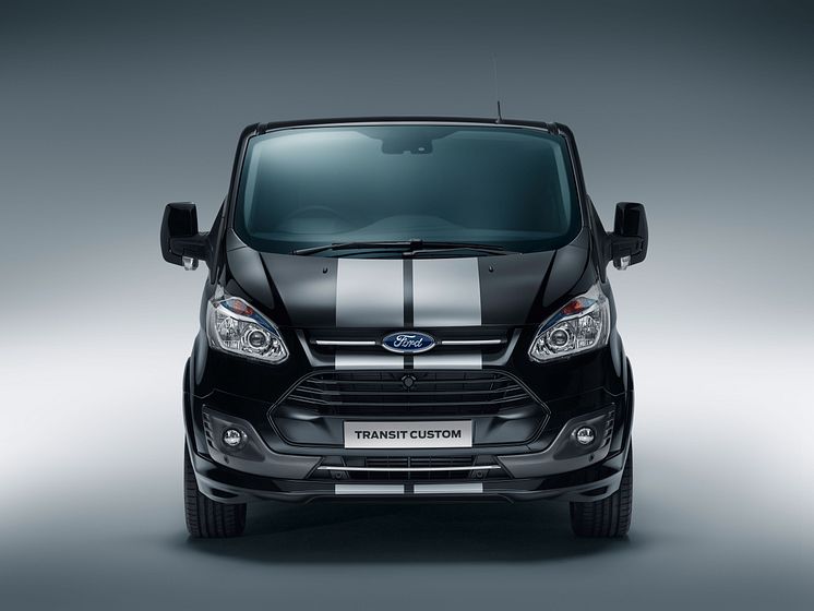 FordGoFurther2016_TransitCustom_black_front_eciRGB_05_10