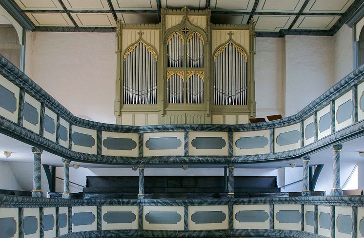 Stadtkirche - Naunhof - Kirchenschiff mit Orgel