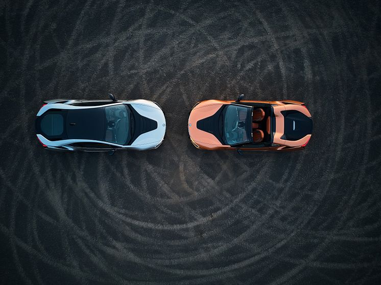 NYA BMW i8 ROADSTER & COUPE