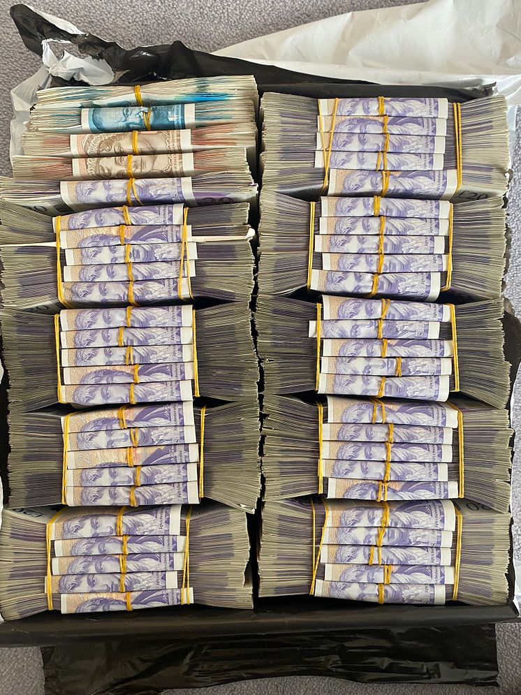 cash 2.jpg