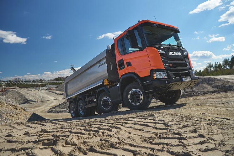 Mit dem Super Antriebsstrang legt der Scania XT bei härtestem Terrain nochmal eine Schippe an Leistung obendrauf.