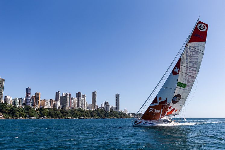 Superbigou approaches Salvador de Bahia