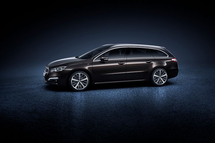 Peugeot 508 SportWagon sida