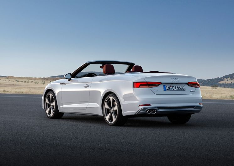 Audi A5 Cabriolet i glacier white