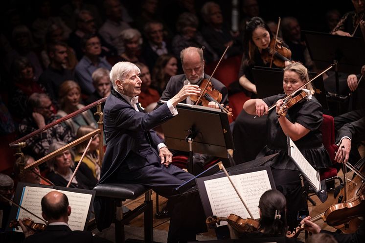 Herbert Blomstedt dirigerar Honegger och Brahms