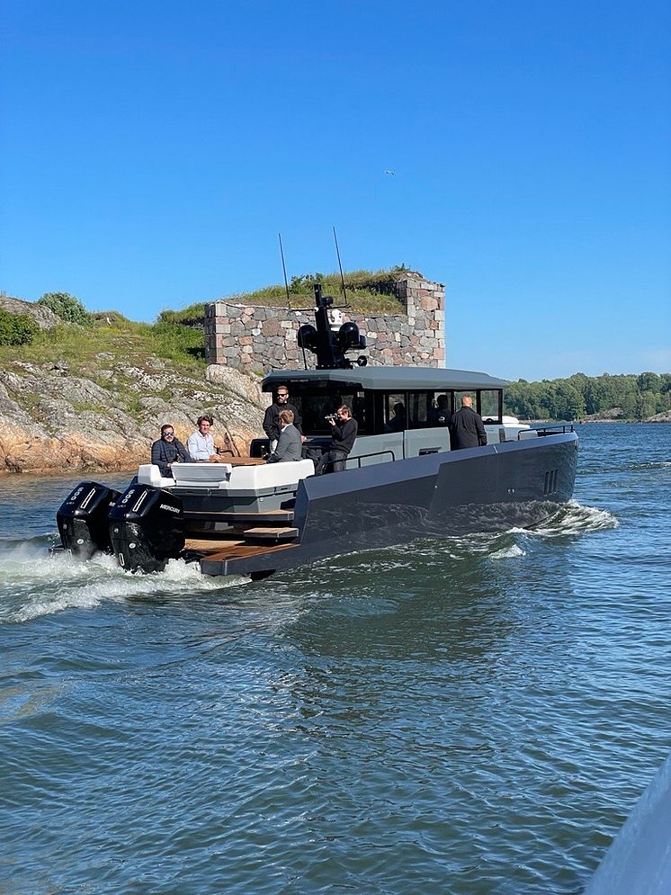 Garmin_XO-Boats.jpeg