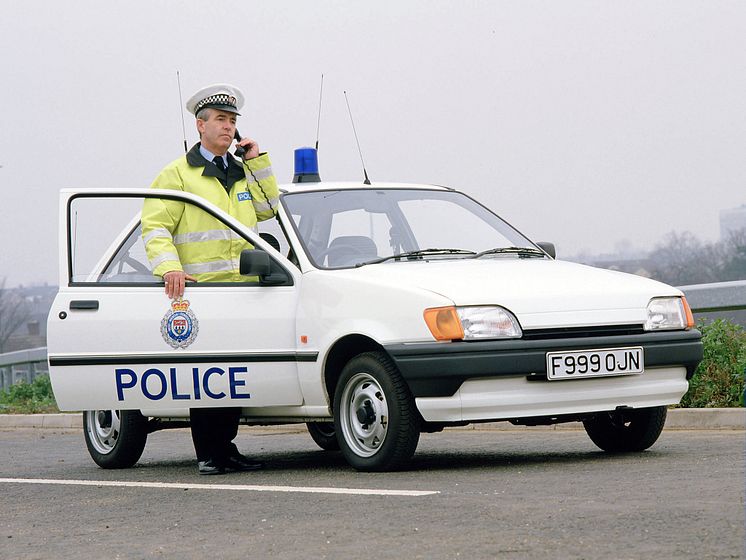 FordFiesta_1989-1995_fiesta_3-door_police_01