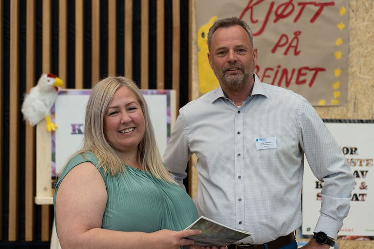 Fylkesråd for utdanning og kompetanse Heidi Westbye Nyhus og Magne Skaalvik, prosjektleder forskolematsatsingen i Viken.