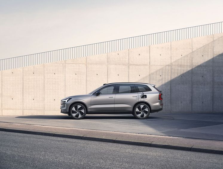 Volvo_EX90