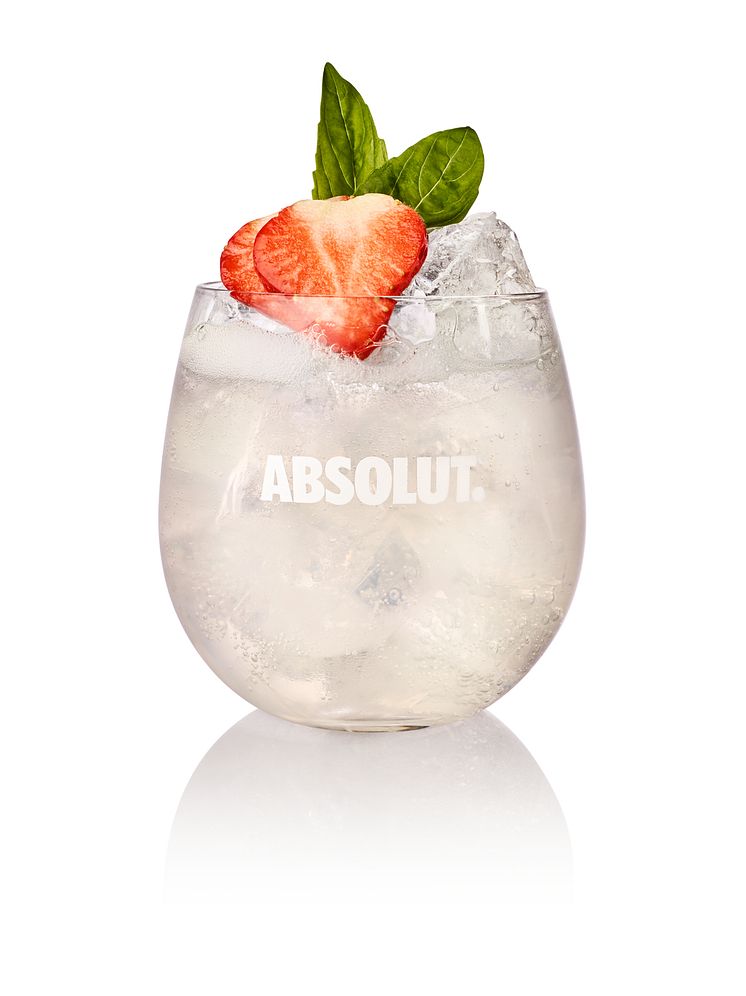 Absolut Strawberry & Basil Vodka Soda