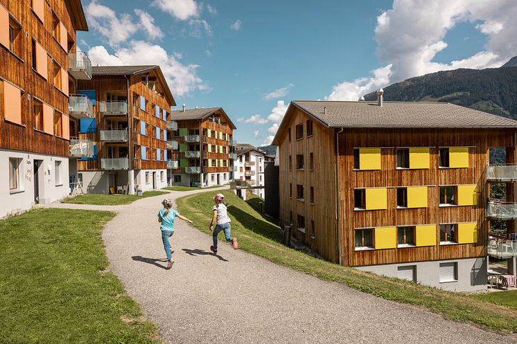 Disentis, Reka-Feriendorf ©Schweiz Tourismus / Dominik Baur